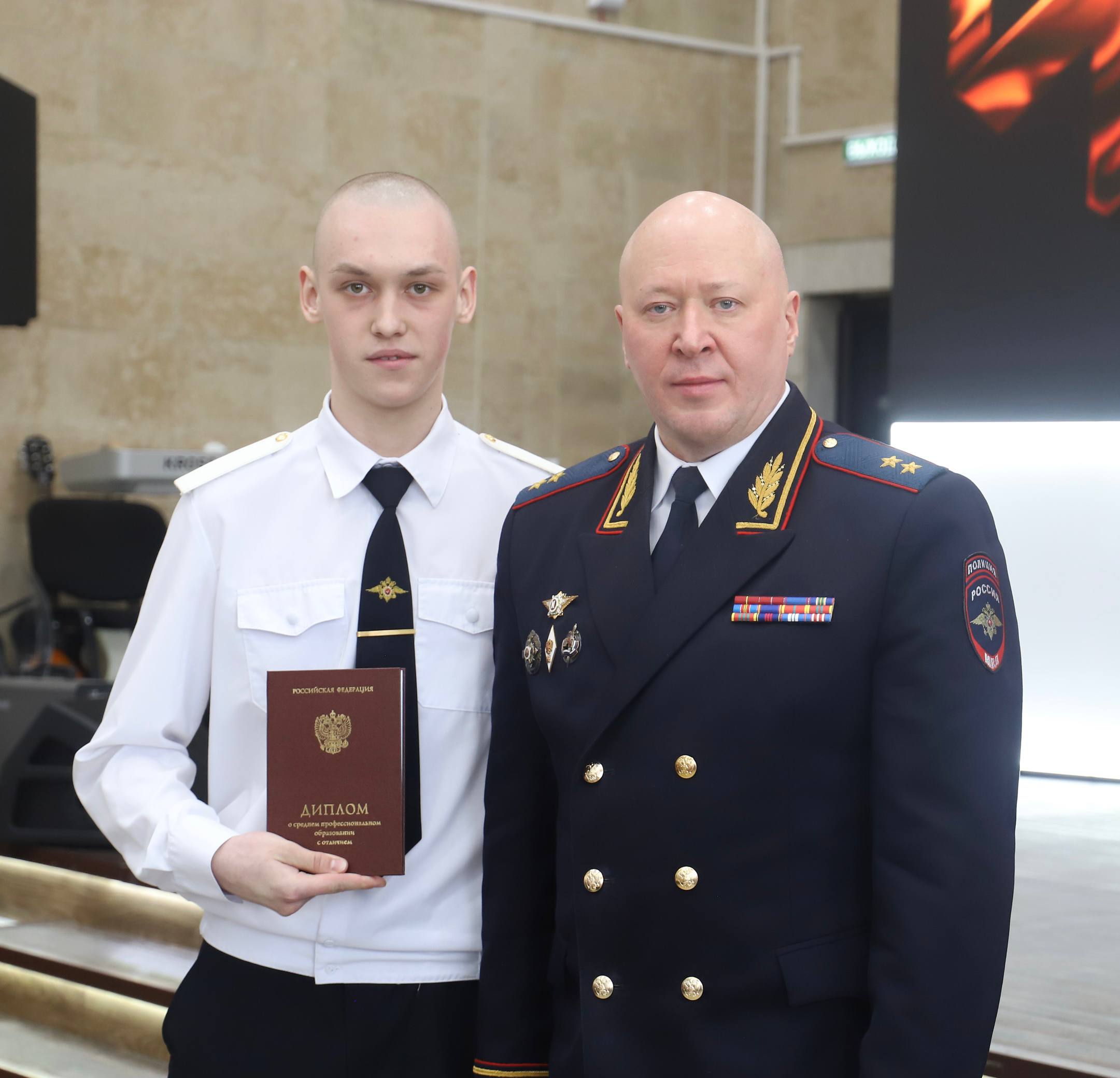 Начальник ГУ МВД России по Новосибирской области принял участие в церемонии вручения дипломов выпускникам Новосибирского кооперативного техникума имени А.Н. Косыгина по специальности «Правоохранительная деятельность» Начальник ГУ МВД России по Новосибирской области принял участие в церемонии вручения дипломов выпускникам Новосибирского кооперативного техникума имени А.Н. Косыгина по специальности «Правоохранительная деятельность»