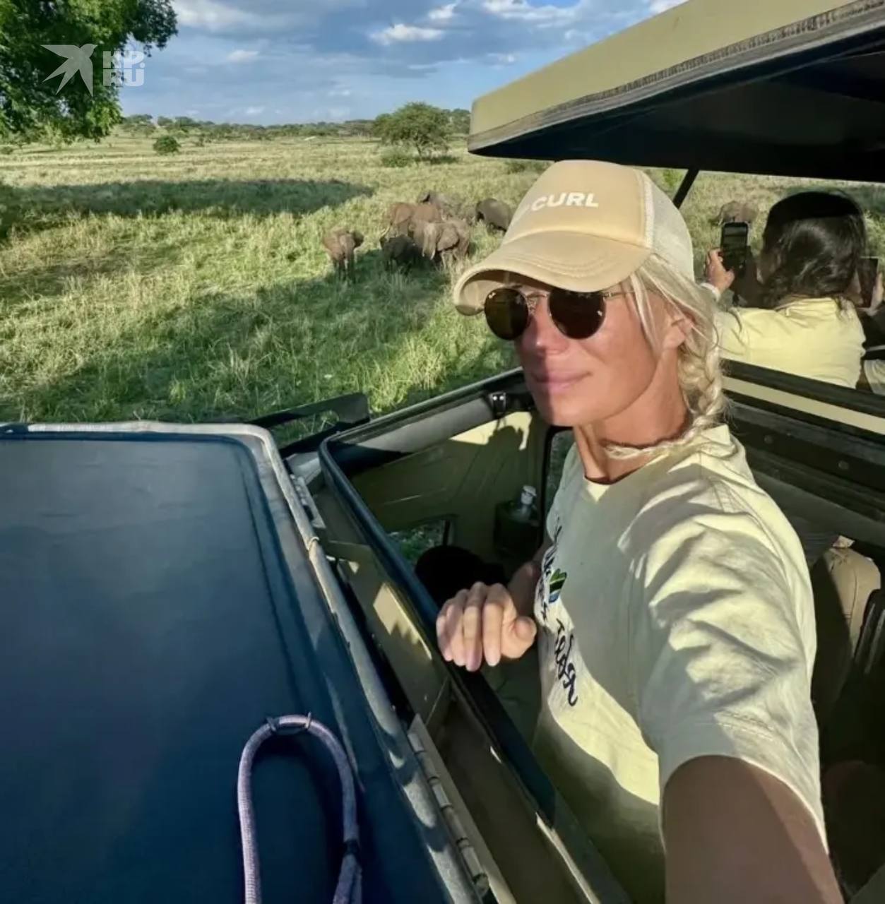 Сибирячка бросила офис и поехала в Занзибар учить туристов серфингу