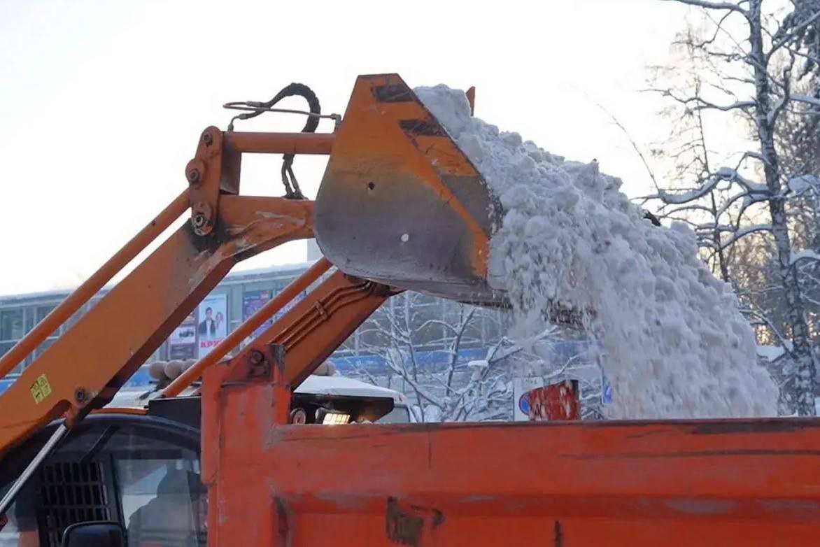 Максим Кудрявцев: Продлены смены дорожных служб для оперативной уборки снега из-за метели и пурги Максим Кудрявцев: Продлены смены дорожных служб для оперативной уборки снега из-за метели и пурги