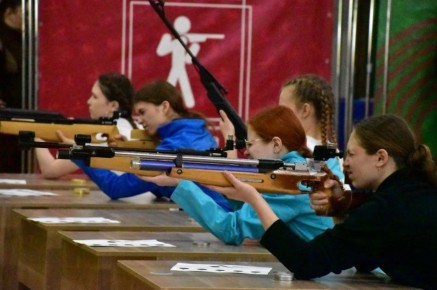 Сильнейшие команды школьников борются за победу в финале фестиваля ГТО в Бердске