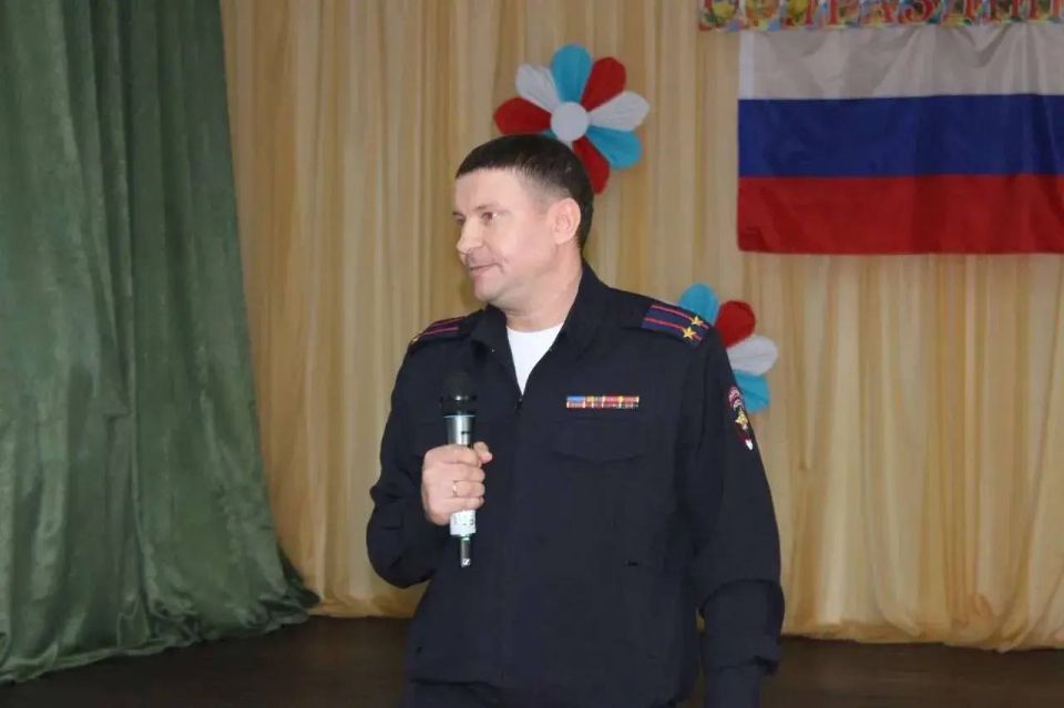 В Мошковском районе состоялось торжественное вручение удостоверений гражданам, вступившим в народную дружину