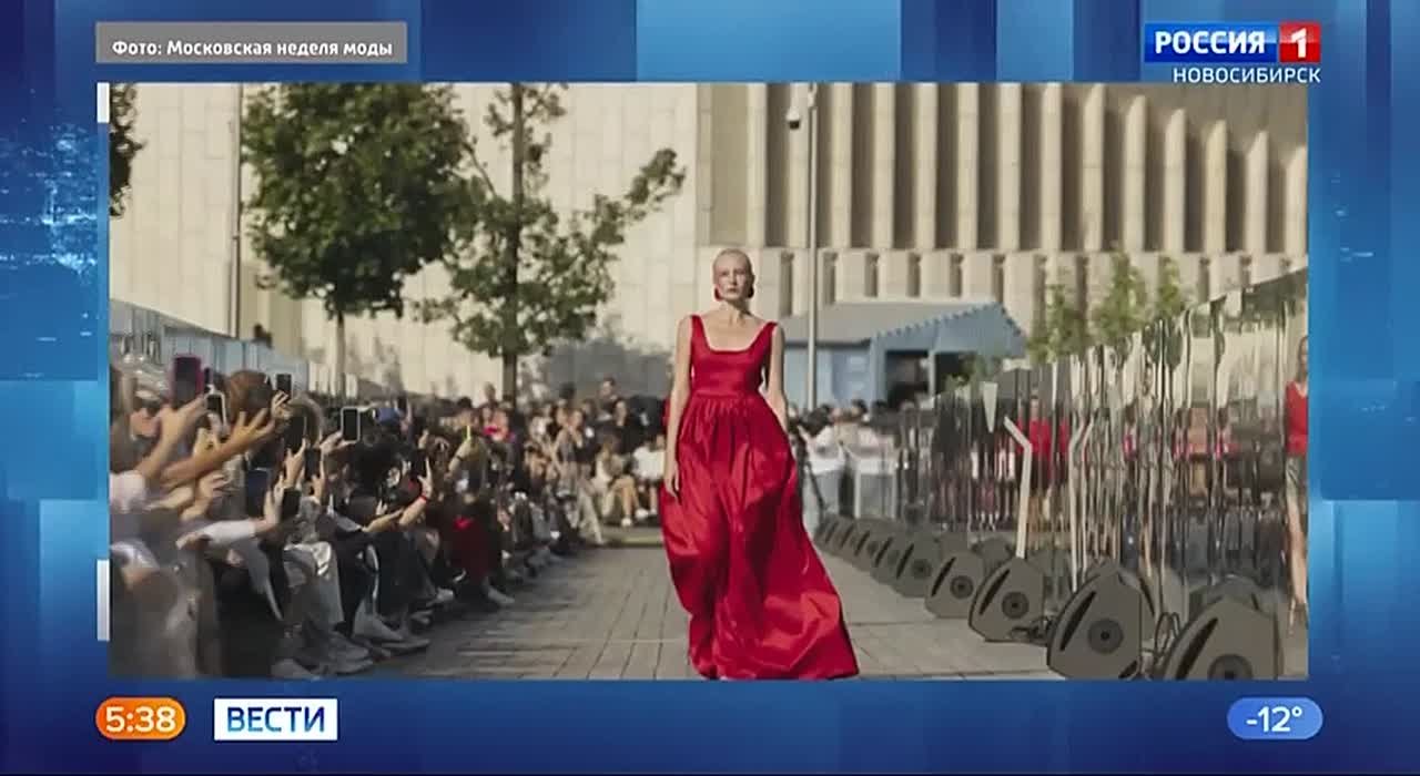 Покоряют неделю моды. Студентки Новосибирского технологического института отправились покорять столицу – дизайнеры представят свою коллекцию на Московской неделе моды