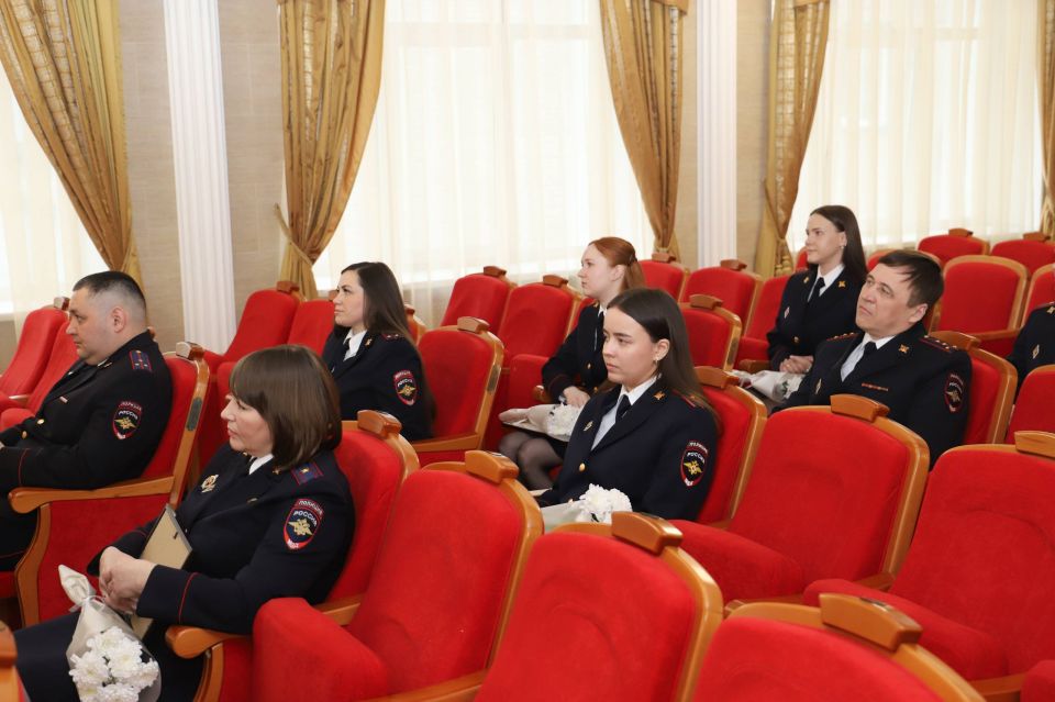 В ГУ МВД России по Новосибирской области состоялось торжественное собрание, посвящённое 108-летию со дня образования дежурных частеи в системе органов внутренних дел Российской Федерации