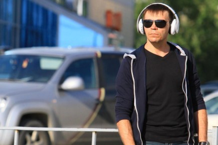 Как не потерять слух при использовании наушников: советы врача