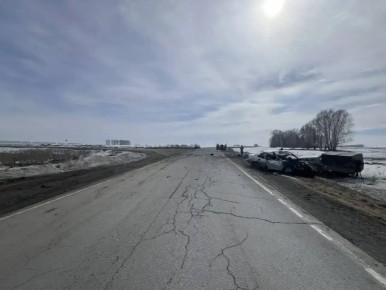 Сотрудники полиции устанавливают обстоятельства ДТП в Тогучинском районе