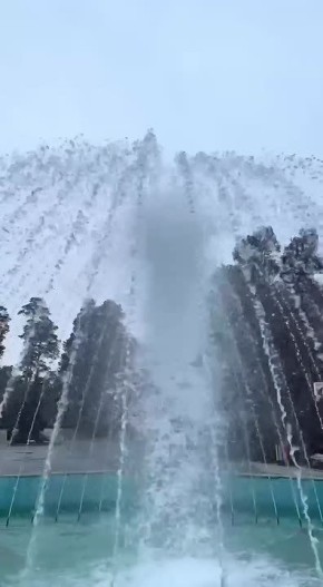 В Новосибирском зоопарке уже заработал фонтан