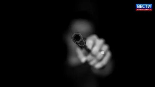 «Ковбой» на Вокзальной. На улице Вокзальная магистраль в Новосибирске пьяный мужчина вышел с пистолетом, пару раз выстрелил в воздух — и спокойно стал ждать полицию