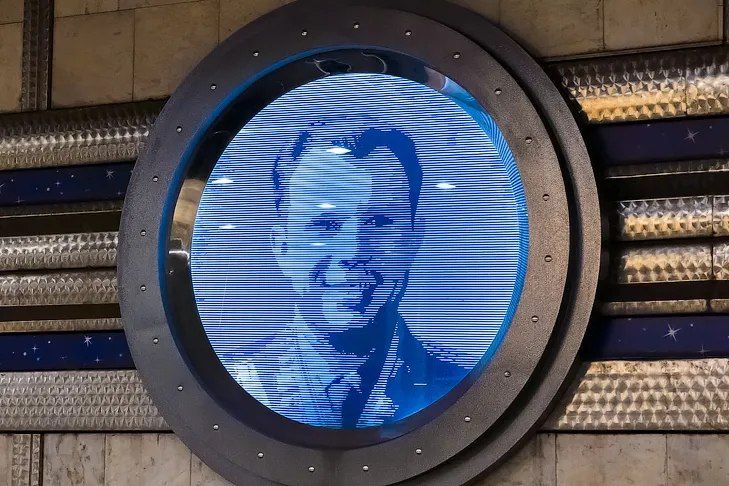 ������� ������� � ������������ 65-����� ������ ��������