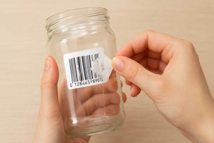 Как легко удалить остатки наклейек со стеклянных поверхностей