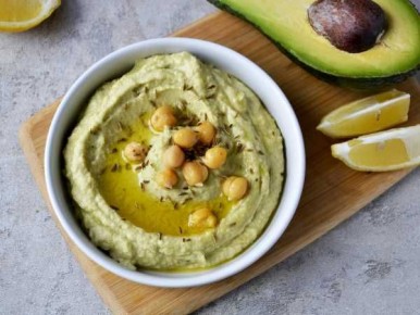 Средиземноморский хумус: с нежностью авокадо и оливками в каждой ложке
