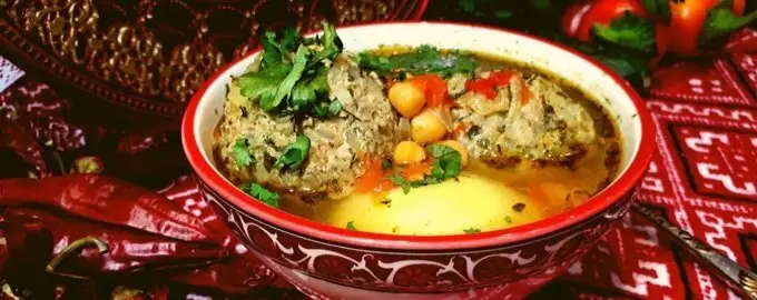 Кифта шурпа: узбекский суп с тефтелями, нутом и айвой для любителей насыщенного вкуса