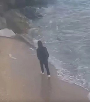 Последний кадр — фигура в черном, накинут капюшон: нейросеть разобрала дело загадочно пропавшей курсантки Анны Цомартовой