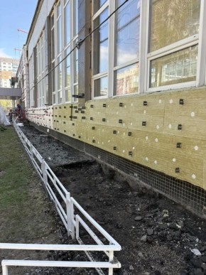 Продолжается строительство второго этапа объекта реконструкции здания школы на ул. Крылова, 44 в Центральном районе