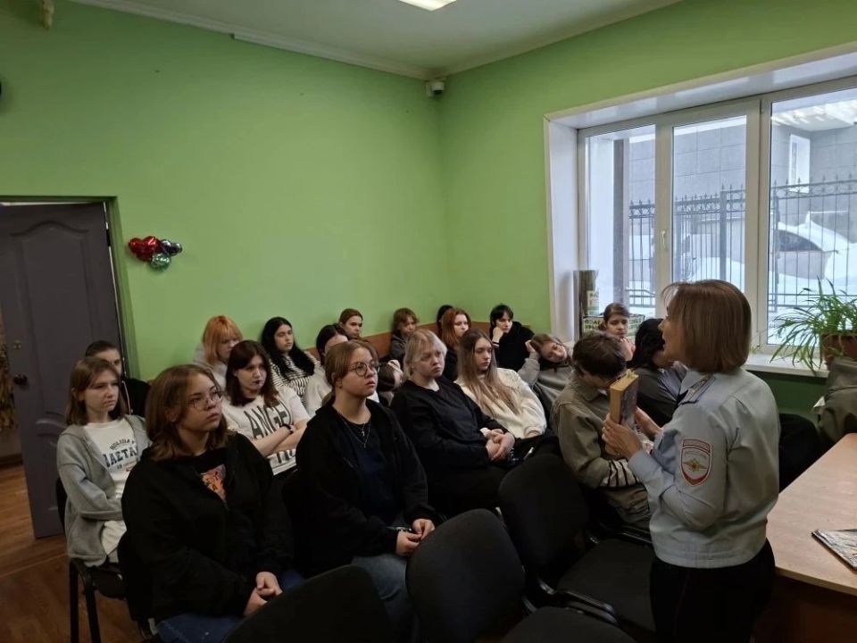 Сотрудниками наркоконтроля проведена профилактическая антинаркотическая встреча с призывниками в рамках акции «Защитники Отечества»