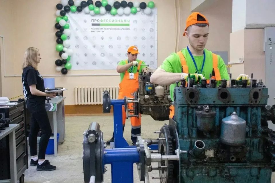 Андрей Травников: Развитие и популяризация рабочих профессий – один из приоритетов кадровой политики нашего региона Андрей Травников: Развитие и популяризация рабочих профессий – один из приоритетов кадровой политики нашего региона