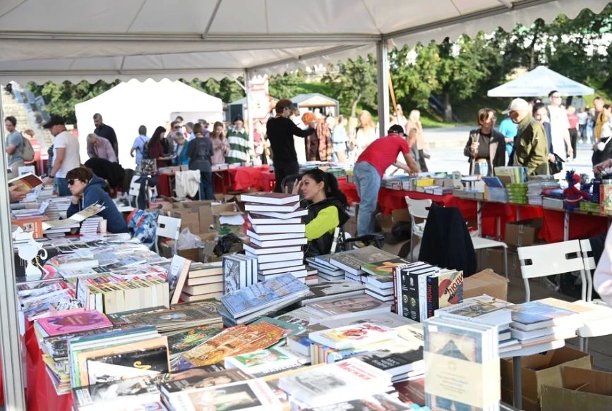 Книги, лекции и встречи с писателями со всей страны: в Новосибирске на две недели откроется фестиваль «Новая книга»