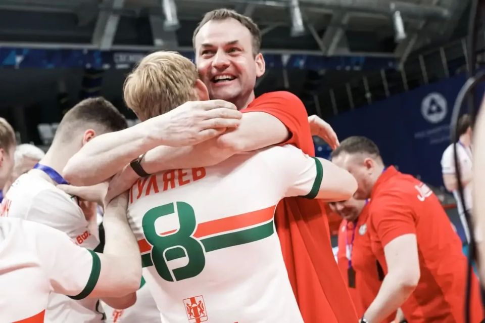 Максим Кудрявцев: Молодёжная волейбольная команда «Локомотив-СШОР» повторила успех прошлого года и взяла все три трофея сезона Максим Кудрявцев: Молодёжная волейбольная команда «Локомотив-СШОР» повторила успех прошлого года и взяла все три трофея сезона