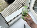 Как вернуть белизну пластиковым окнам с помощью мицеллярной воды