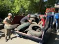 Выбрасывать нельзя, утилизировать: покрышки из Ленинки увезут на переработку