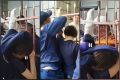 Забор отделили вместе с рукой: юноша проткнул ладонь штырем в Новосибирске