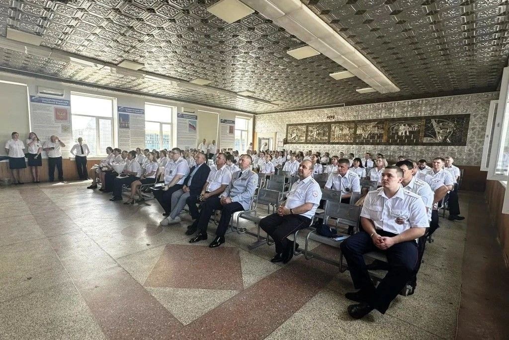 С 90-летием сотрудников и ветеранов Госавтоинспекции поздравил начальник Управления МВД России по городу Новосибирску С 90-летием сотрудников и ветеранов Госавтоинспекции поздравил начальник Управления МВД России по городу Новосибирску