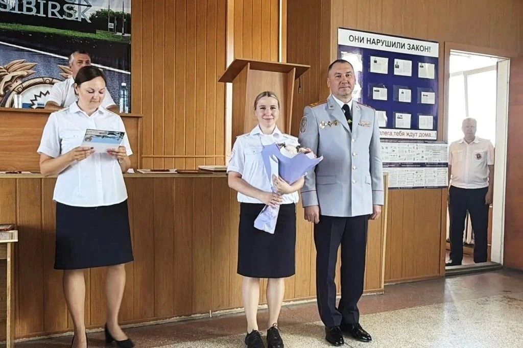 С 90-летием сотрудников и ветеранов Госавтоинспекции поздравил начальник Управления МВД России по городу Новосибирску С 90-летием сотрудников и ветеранов Госавтоинспекции поздравил начальник Управления МВД России по городу Новосибирску