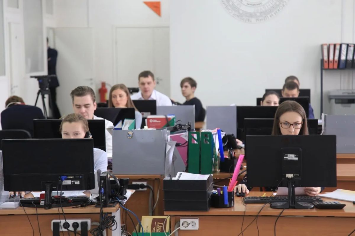 Новосибирцы рассказали, сколько минут тратят на раскачку перед работой