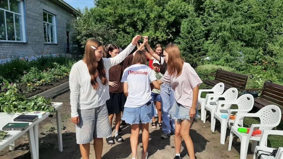 В Здвинском районе полицейские организовали для детей праздник В Здвинском районе полицейские организовали для детей праздник