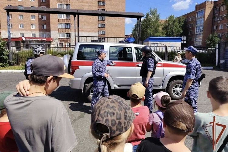 Ведомственная акция «Каникулы с Росгвардией» продолжает набирать обороты в Сибири Ведомственная акция «Каникулы с Росгвардией» продолжает набирать обороты в Сибири