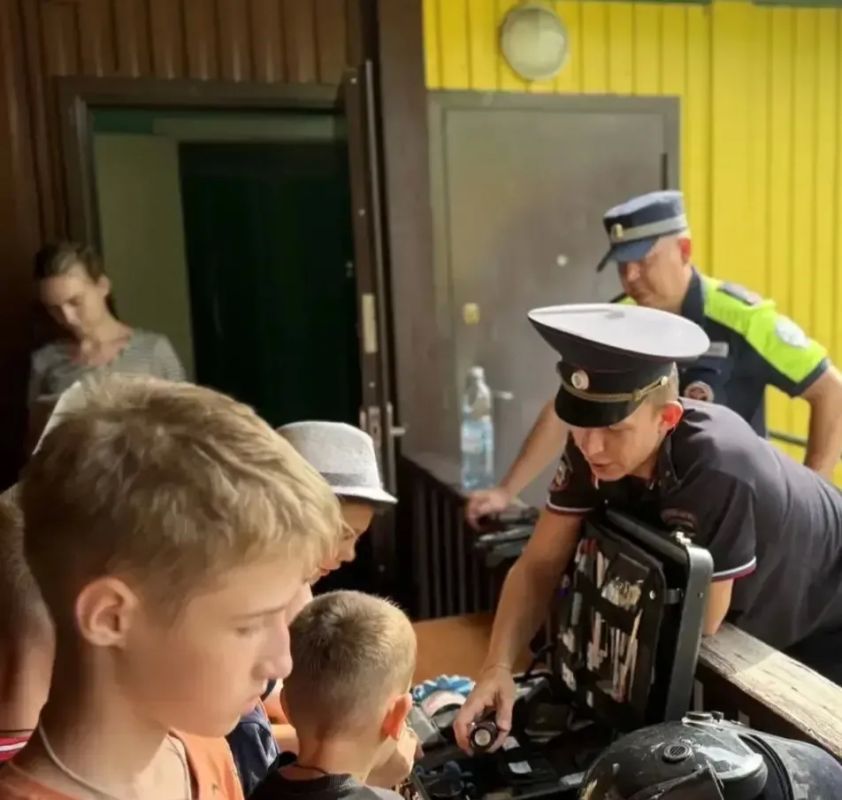 Сотрудниками полиции МО МВД России «Карасукский» проведен профориентационный интерактив в детском оздоровительном лагере Сотрудниками полиции МО МВД России «Карасукский» проведен профориентационный интерактив в детском оздоровительном лагере