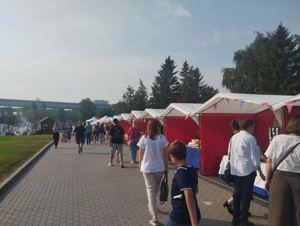 В Новосибирске завершился форум «Дикоросы»: гости на Михайловской набережной представили кулинарные изыски из 15 регионов В Новосибирске завершился форум «Дикоросы»: гости на Михайловской набережной представили кулинарные изыски из 15 регионов