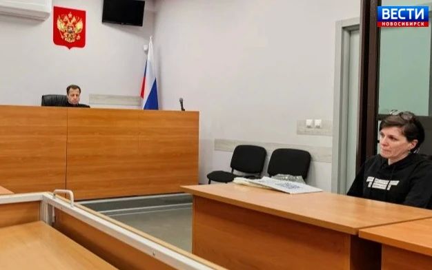 Убила двоих. В Новосибирском районе вынесли приговор по делу о смертельной аварии Суд установил, что в августе 2025 года Татьяна Гертель без водительских прав и в состоянии алкогольного опьянения села за руль «Мазды»