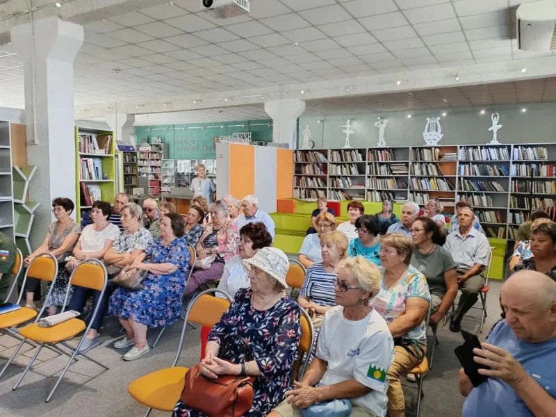 В Новосибирской области сотрудники полиции провели разъяснительную беседу с пенсионерами по профилактике мошенничества В Новосибирской области сотрудники полиции провели разъяснительную беседу с пенсионерами по профилактике мошенничества