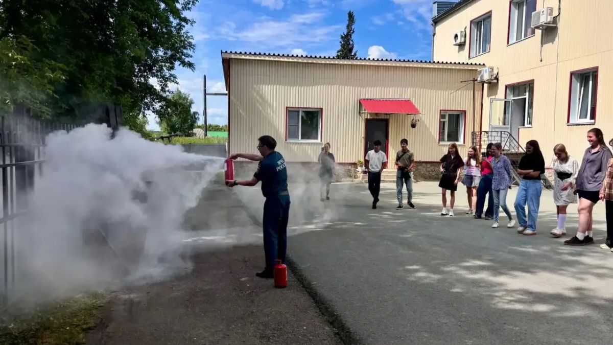 В Новосибирской области сотрудники полиции приняли участие в профилактическом мероприятии «Безопасное лето» В Новосибирской области сотрудники полиции приняли участие в профилактическом мероприятии «Безопасное лето»