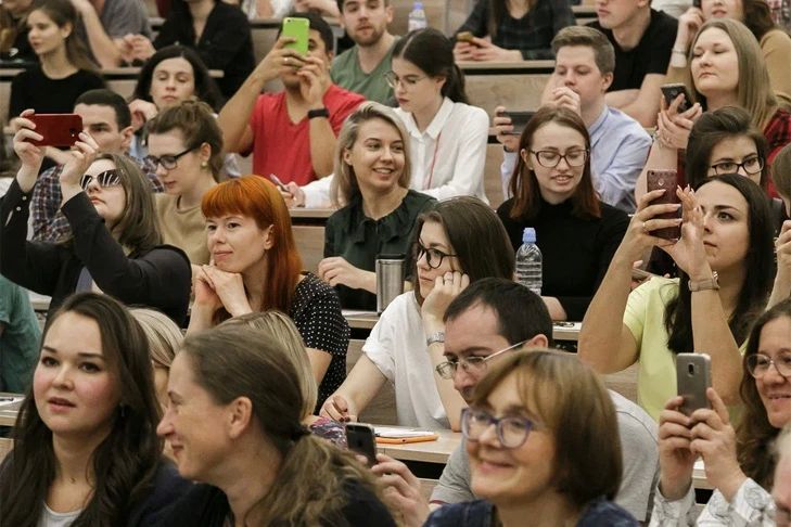 Аферисты заманивают студентов из Новосибирска «идеальной» работой на лето