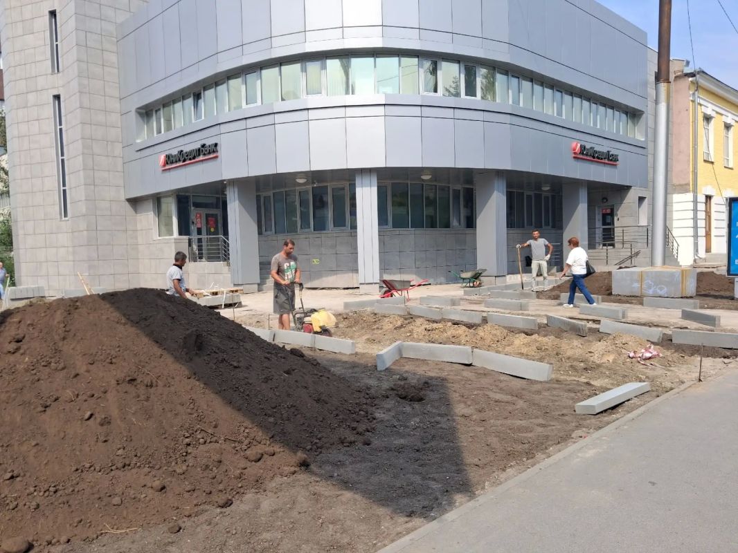 Участники штаба по благоустройству и облику города по поручению мэра Новосибирска Максима Кудрявцева проводят ежедневные рейды Участники штаба по благоустройству и облику города по поручению мэра Новосибирска Максима Кудрявцева проводят ежедневные рейды