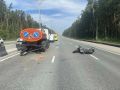 Мотоциклист влетел в поливальную машину на Бердском шоссе