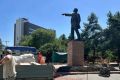 В Новосибирске завершают ремонт первого памятника Ленину в сквере «Водник»