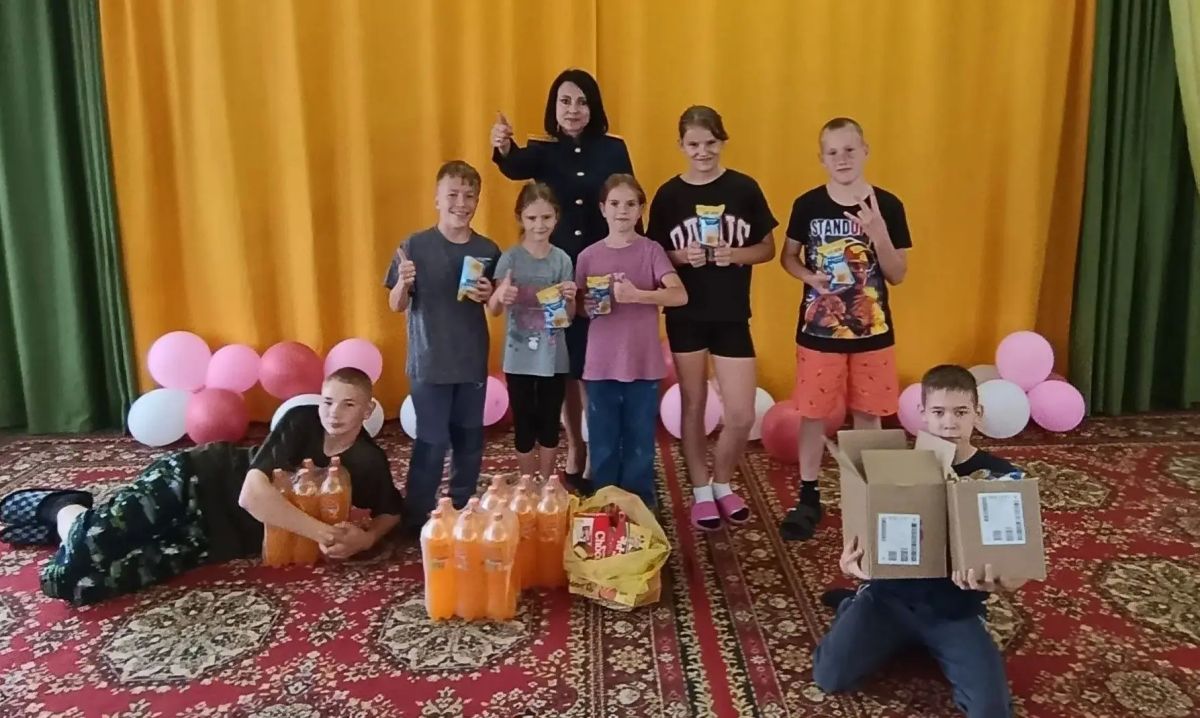 В Новосибирской области сотрудники территориальных следственных подразделений следственного управления СКР поздравили ребят с началом учебного года В Новосибирской области сотрудники территориальных следственных подразделений следственного управления СКР поздравили ребят с началом учебного года