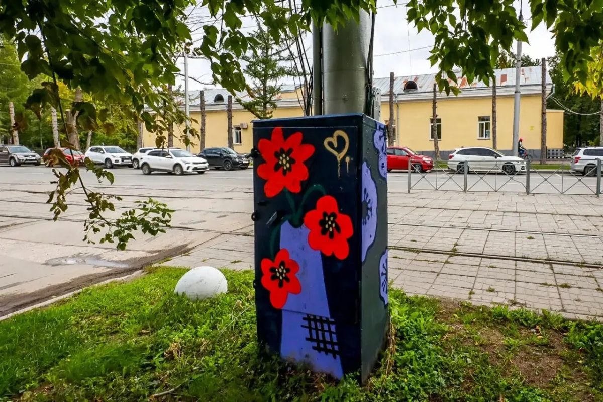 Максим Кудрявцев: На улицах в центре Новосибирска уже можно увидеть изображения животных из нашего зоопарка, а скоро появятся символы новосибирских спортивных команд — лось, снеговик и орёл Максим Кудрявцев: На улицах в центре Новосибирска уже можно увидеть изображения животных из нашего зоопарка, а скоро появятся символы новосибирских спортивных команд — лось, снеговик и орёл
