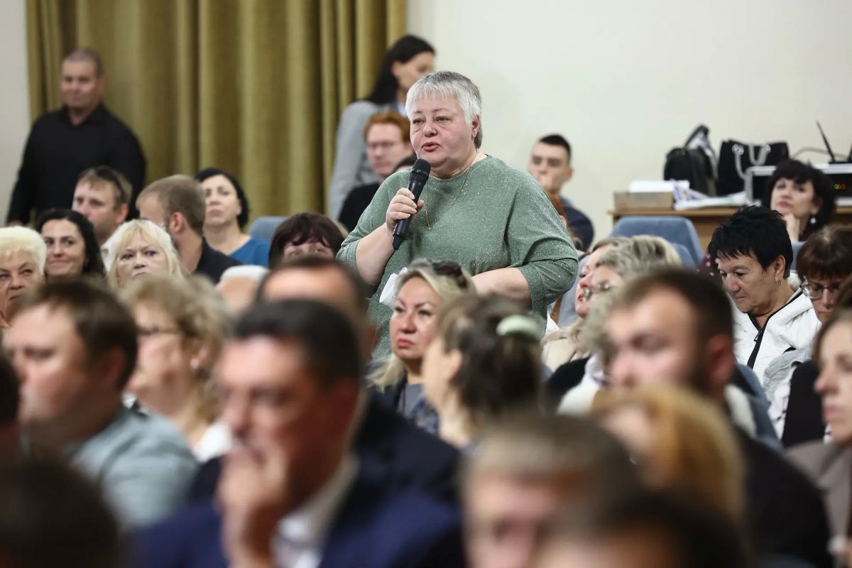 Максим Кудрявцев: Работа по программам «Чистое небо» и «10 тысяч деревьев», развитие общественного транспорта, требования к внешнему облику города и объектов торговли, перспективы благоустройства привокзальной площади –... Максим Кудрявцев: Работа по программам «Чистое небо» и «10 тысяч деревьев», развитие общественного транспорта, требования к внешнему облику города и объектов торговли, перспективы благоустройства привокзальной площади –...