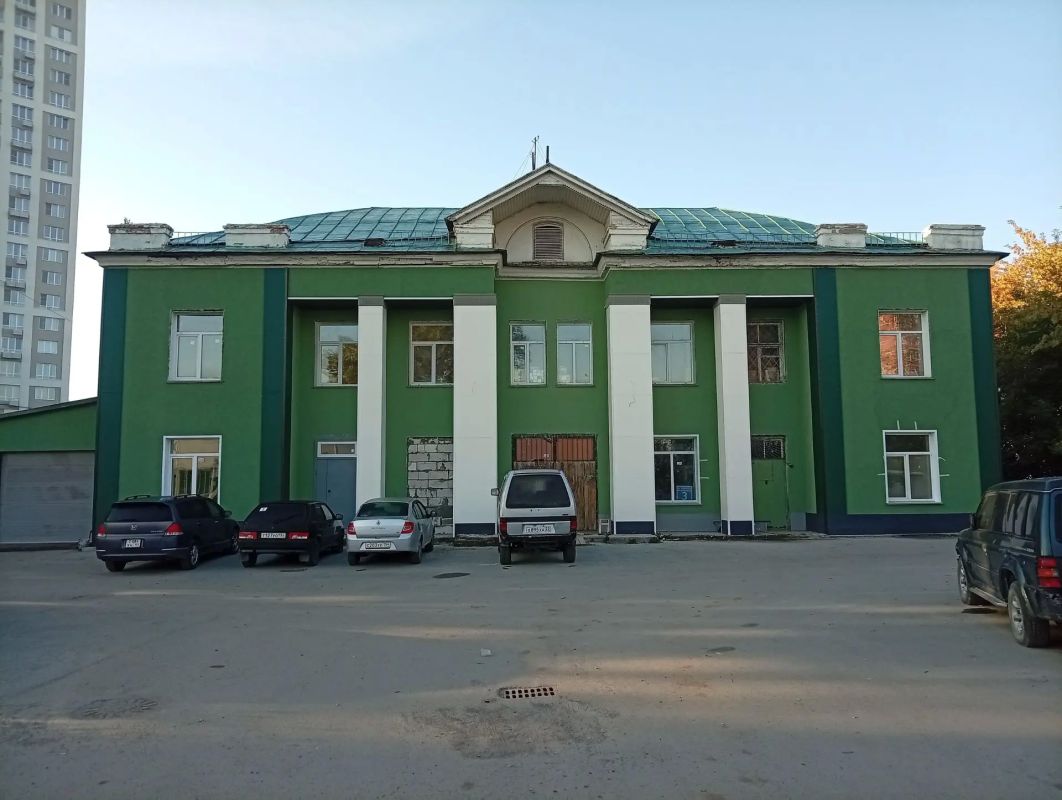 Как изменился после ремонта бывший клуб Покрышкина на Забалуева