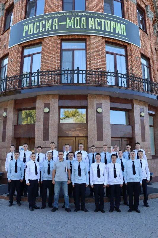 Студенты Новосибирского кооперативного техникума имени А. Н. Косыгина продолжают знакомиться с историей регионального Главка МВД и Госавтоинспекции, посещая интерактивную выставку «На страже закона, правопорядка и...