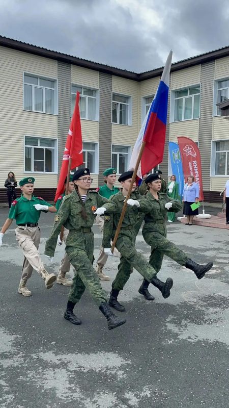 В Устюжанинской школе открылся Дом Юнармии В Устюжанинской школе открылся Дом Юнармии