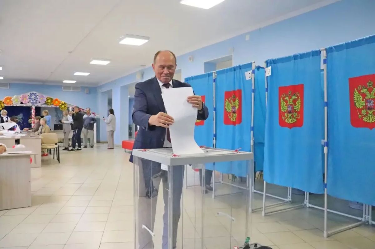 Жители районов Новосибирской области продолжают активно голосовать Жители районов Новосибирской области продолжают активно голосовать