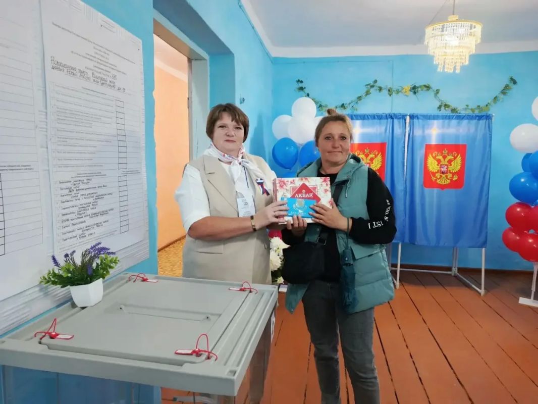 Жители районов Новосибирской области продолжают активно голосовать Жители районов Новосибирской области продолжают активно голосовать