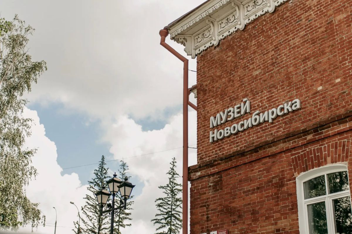 Сезон пешеходных экскурсий Музея Новосибирска завершается: успейте прогуляться по городу познавательно