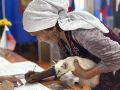 Жительница аула Карасарт в Новосибирской области пришла на выборы в сопровождении четвероногого друга