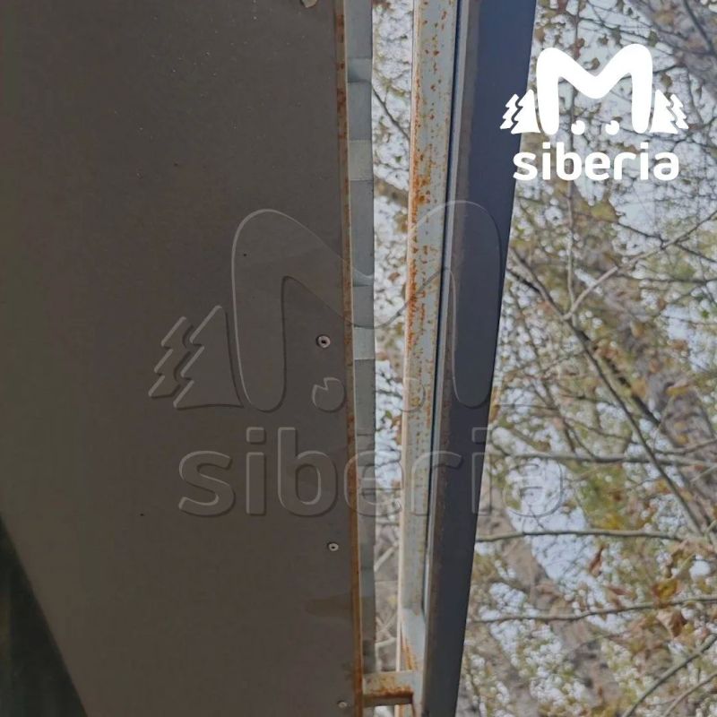 Ржавый павильон поставили на остановке "Дом молодёжи "Маяк" в Новосибирске Ржавый павильон поставили на остановке "Дом молодёжи "Маяк" в Новосибирске