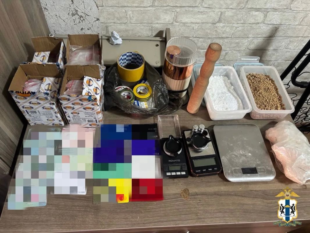 В Новосибирске полицейские уличили группу трудовых мигрантов в работе на онлайн-наркомаркет В Новосибирске полицейские уличили группу трудовых мигрантов в работе на онлайн-наркомаркет